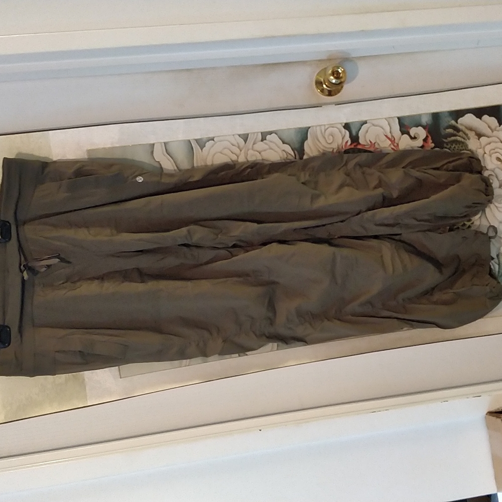 Lulu lemon paracute pants